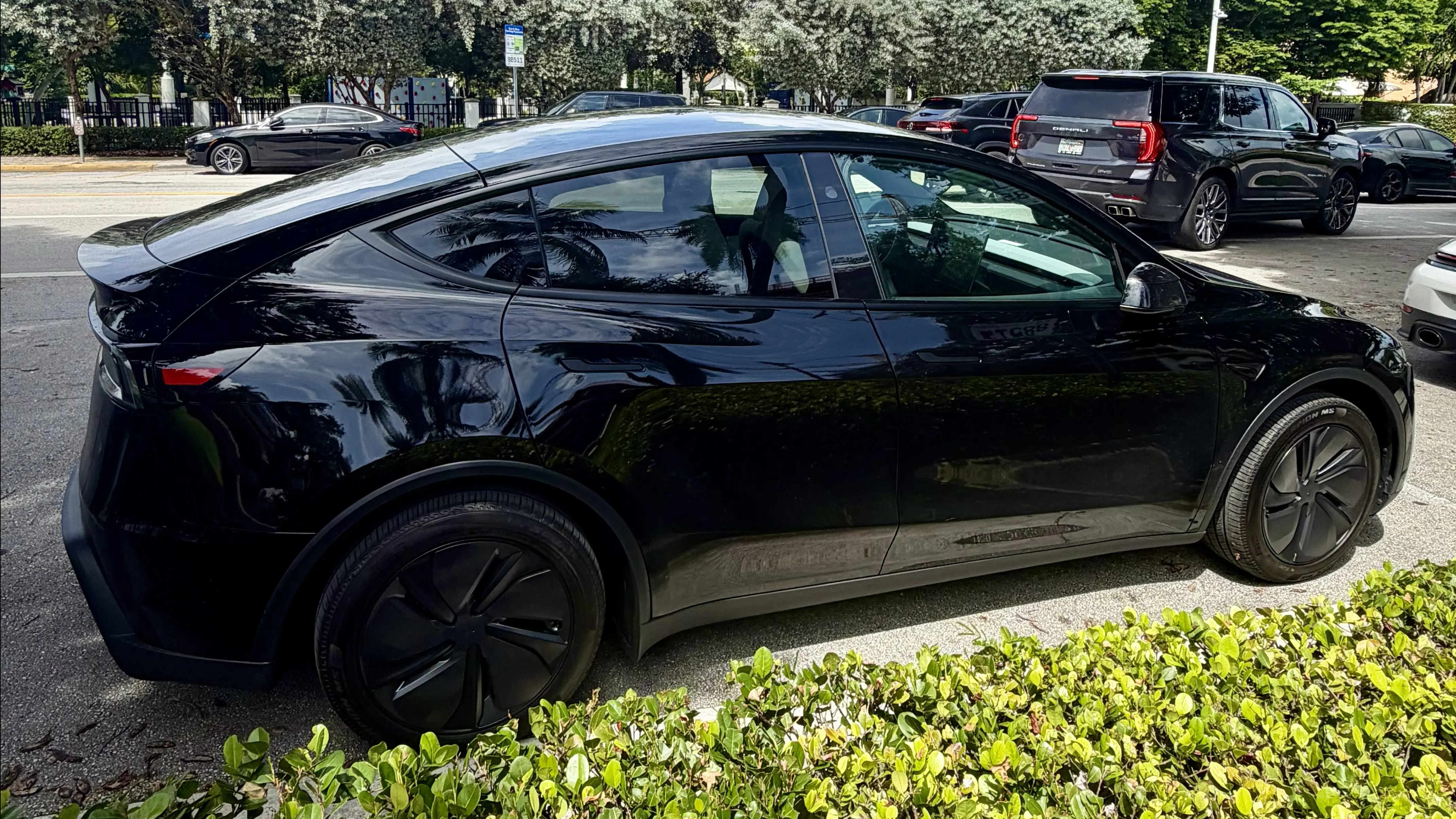 2026 Tesla Model Y in black — photo 4