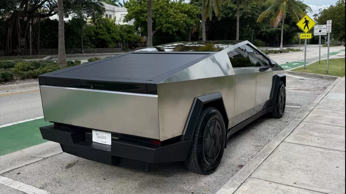 2026 Tesla Cybertruck Cyberbeast, photo 1 of 10