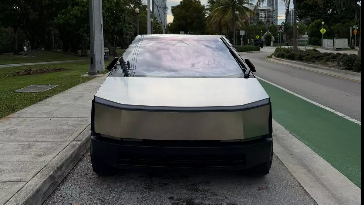 2026 Tesla Cybertruck Cyberbeast, photo 3 of 10